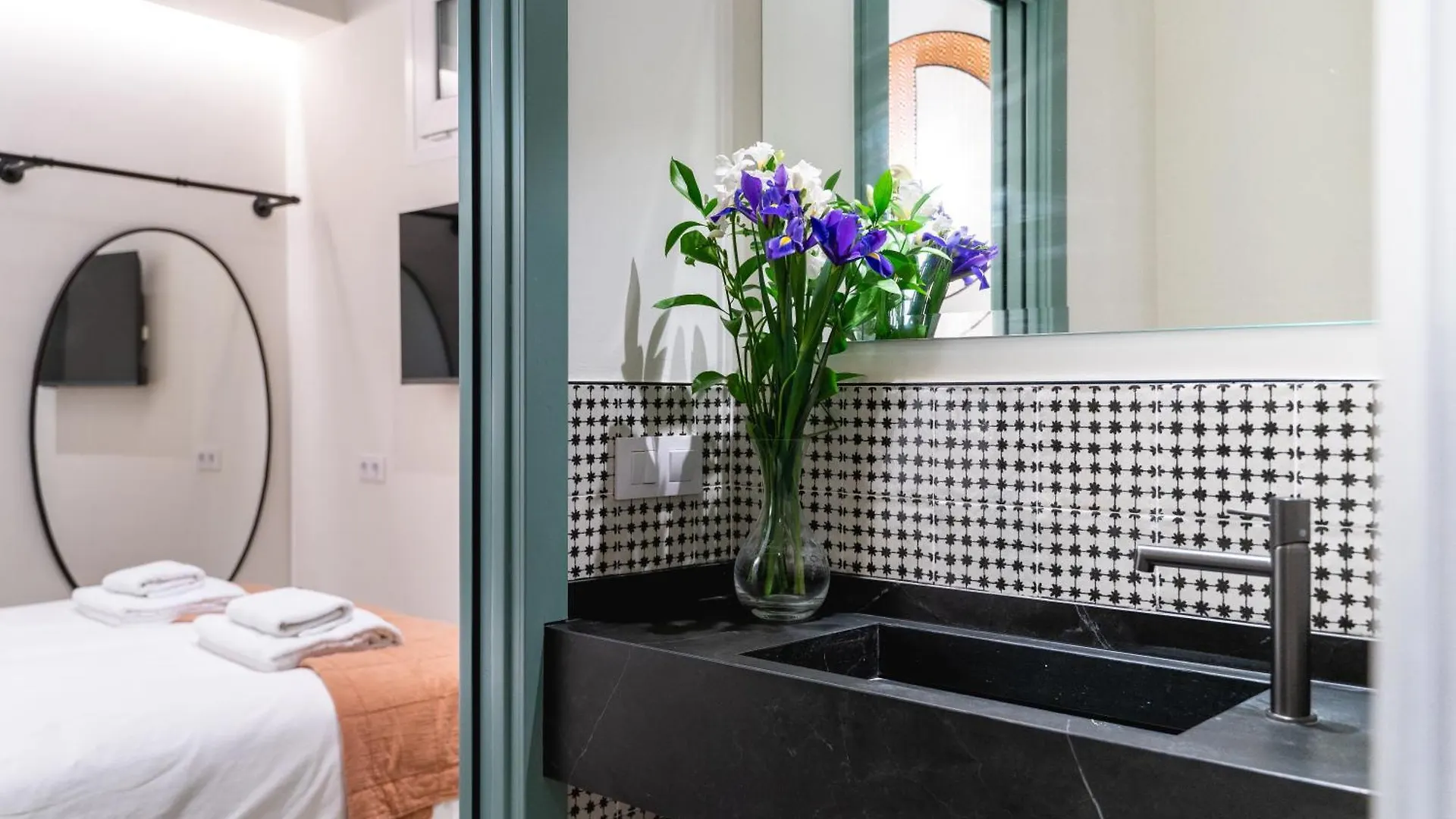 Galera Rooms Seville Homestay