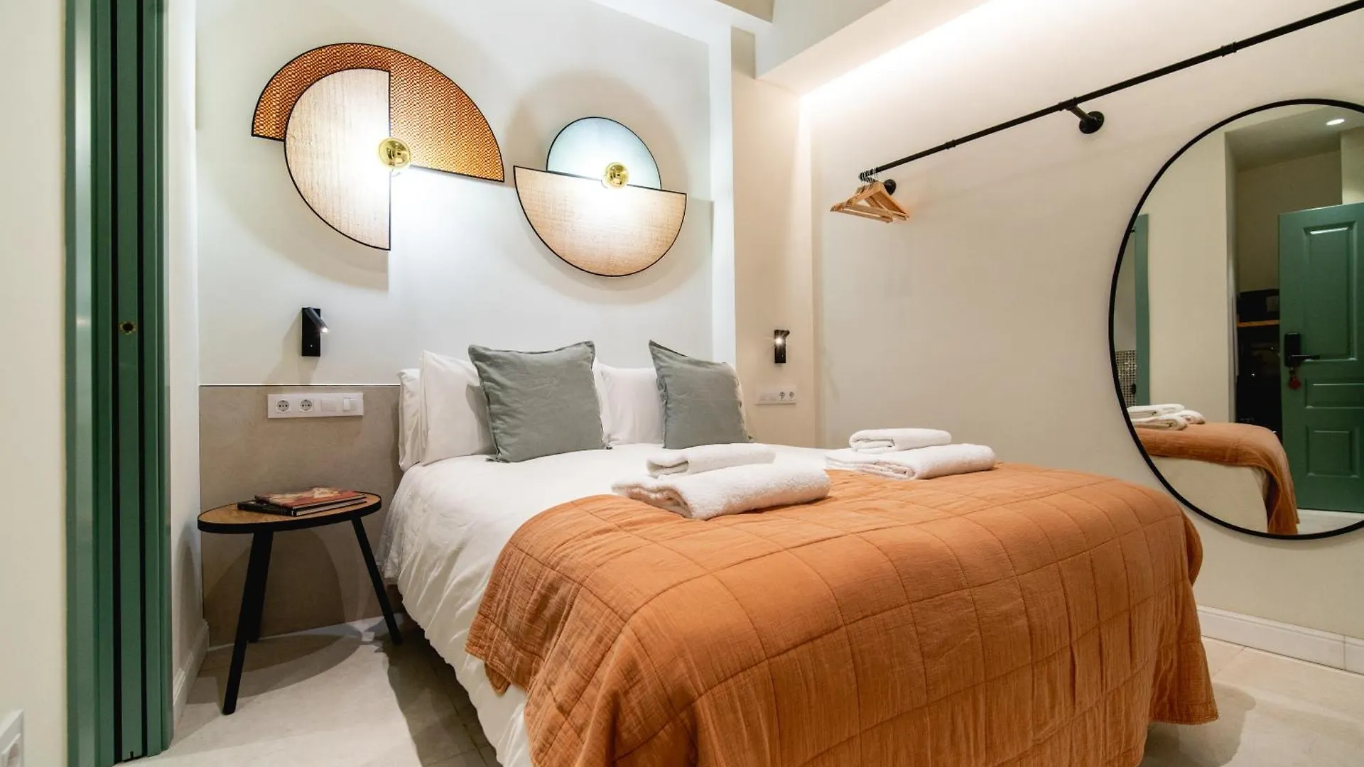 Galera Rooms Seville Homestay